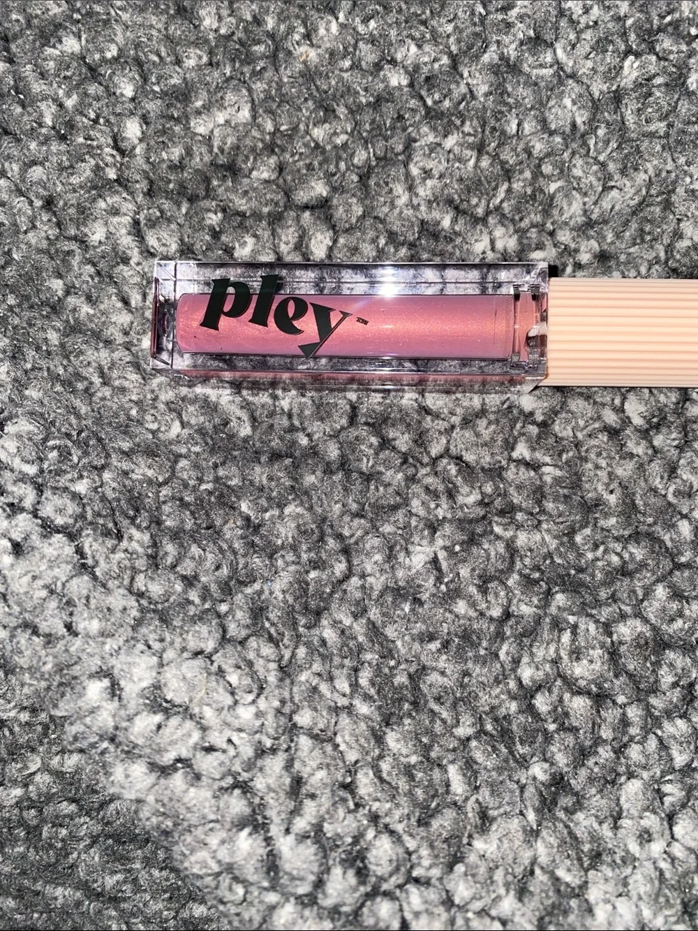 Plexy Lust + Found Lip Gloss Lacquer in Lupe